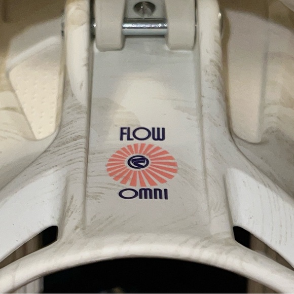 Flow Snowboard Bindings (OMNI) - Picture 6 of 16